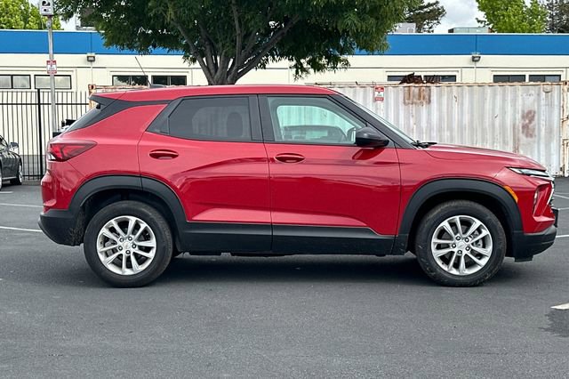 Used 2026 Chevrolet TrailBlazer LS w/ LS Convenience Package FWD image 3