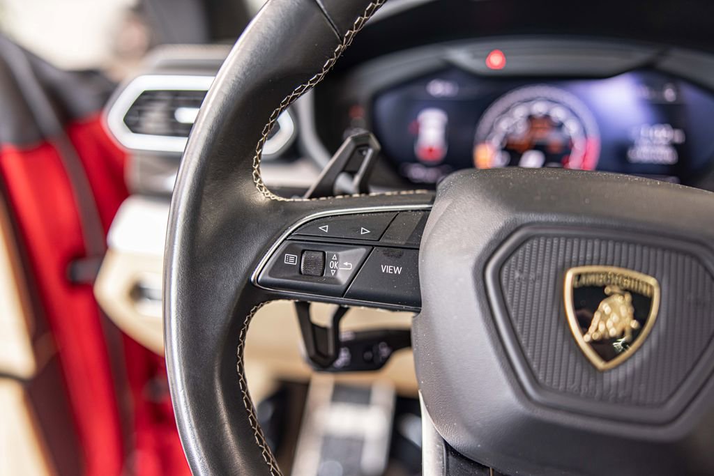 Used 2021 Lamborghini Urus image 24