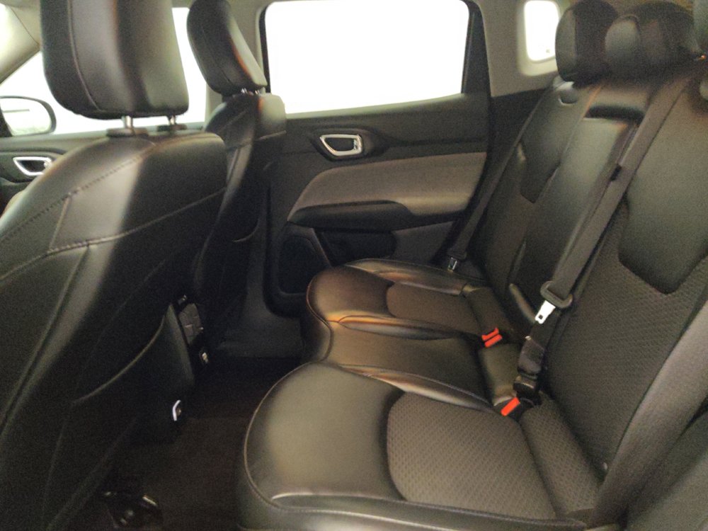 Used 2022 Jeep Compass Latitude FWD image 18