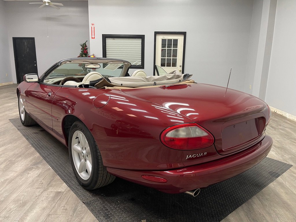Used 1999 Jaguar XK8 image 16
