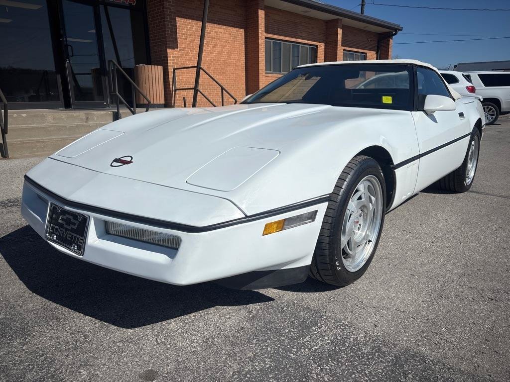 Used 1990 Chevrolet Corvette Convertible RWD image 2