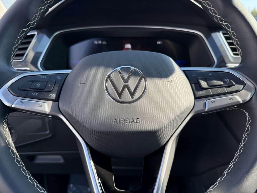 Used 2024 Volkswagen Tiguan SE AWD/4WD image 20