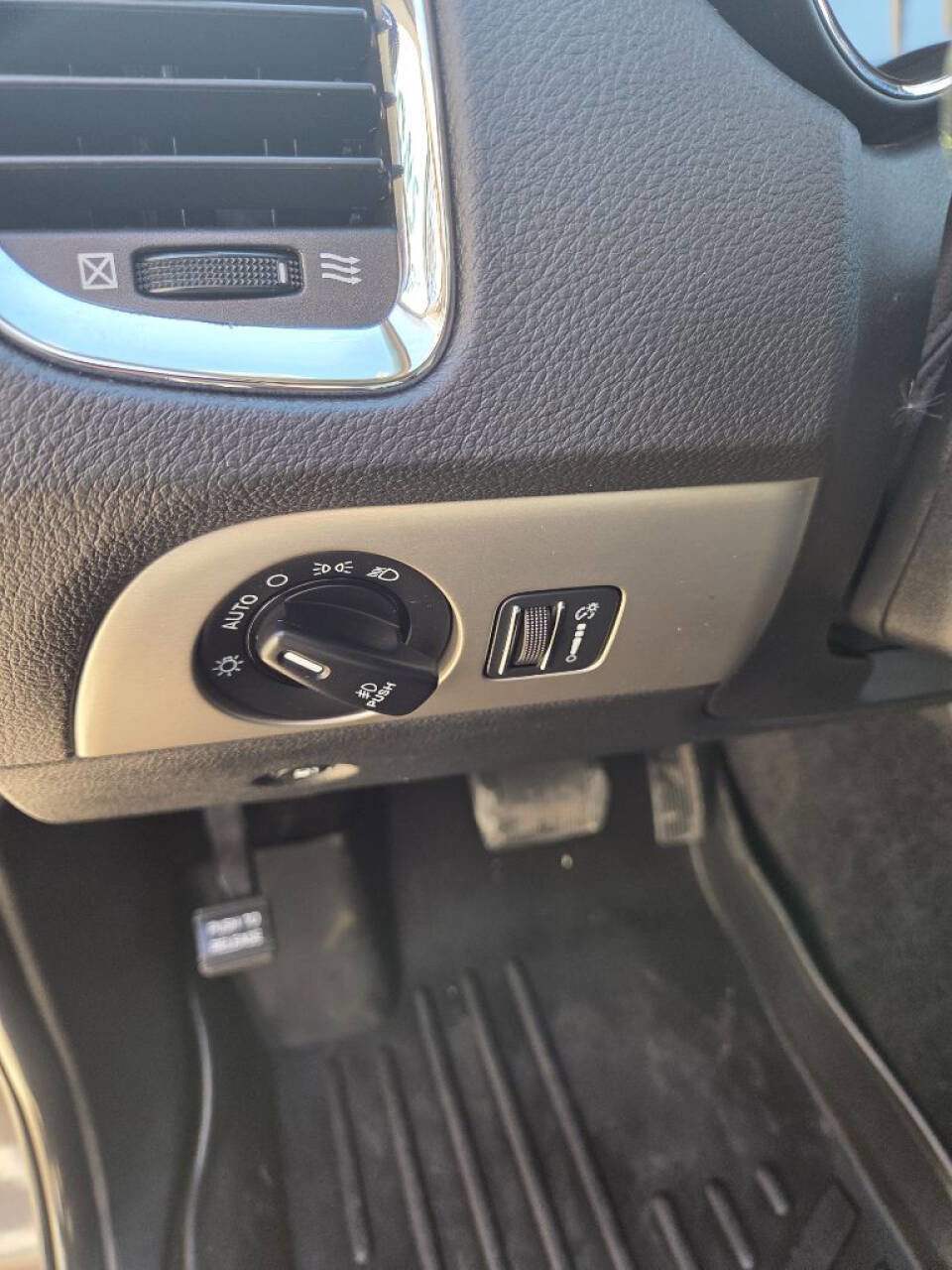 Used 2015 Dodge Durango SXT w/ Quick Order Package 23B AWD/4WD image 21