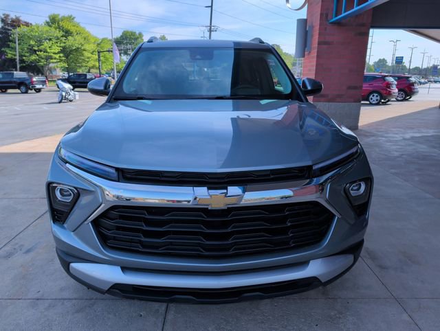 Used 2024 Chevrolet TrailBlazer LT w/ LT Cold Weather Package FWD image 10