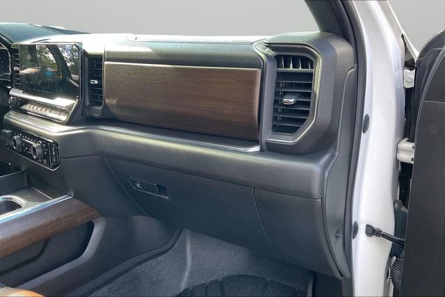 Certified 2024 Chevrolet Silverado 1500 High Country w/ High Country Premium Package AWD/4WD image 16