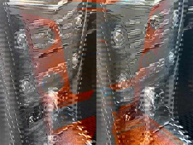 Used 2016 INFINITI QX80 4WD w/ Deluxe Technology Package image 24