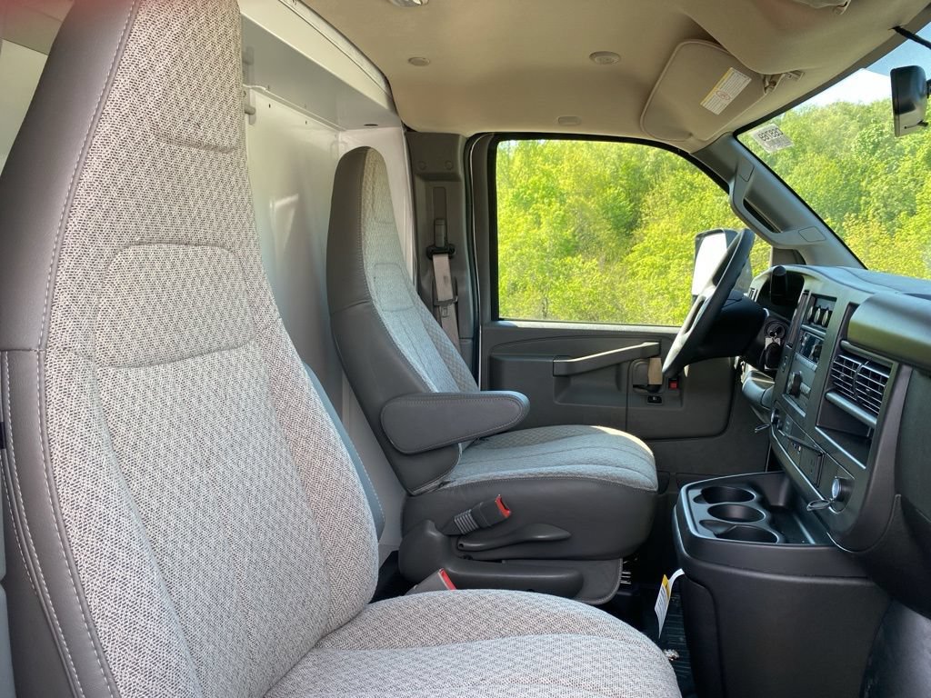 New 2026 Chevrolet Express 3500 w/ Power Convenience Package RWD image 11