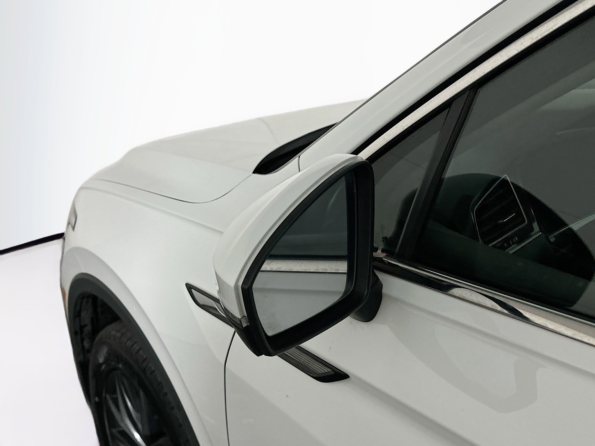 Used 2024 Volkswagen Tiguan SE image 15