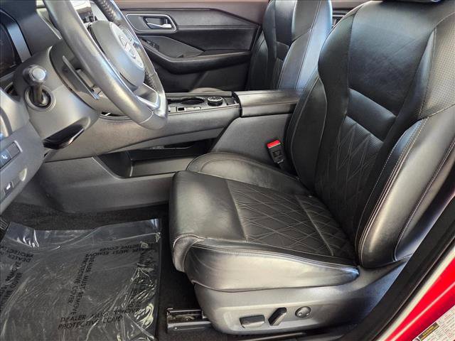 Used 2023 Nissan Rogue Platinum w/ Platinum Premium Package image 16