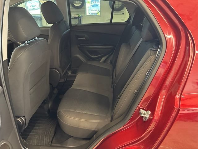 Used 2021 Chevrolet Trax LS w/ Tint and Cruise Package AWD/4WD image 22