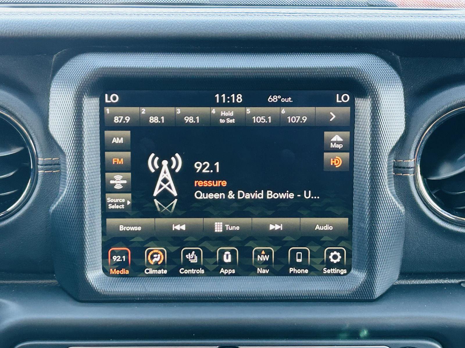 Used 2021 Jeep Gladiator Overland image 19