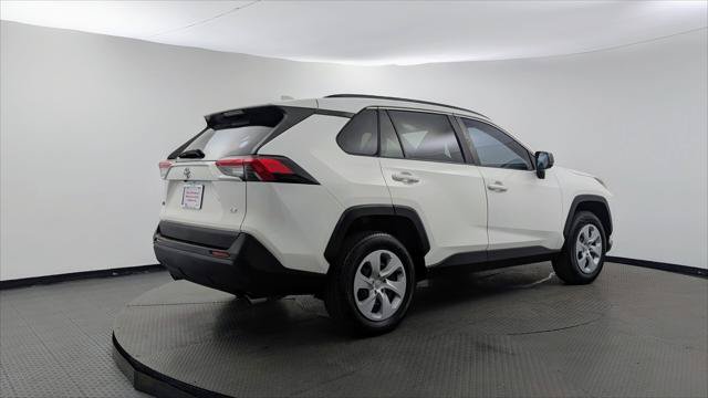 Used 2019 Toyota RAV4 LE FWD image 8