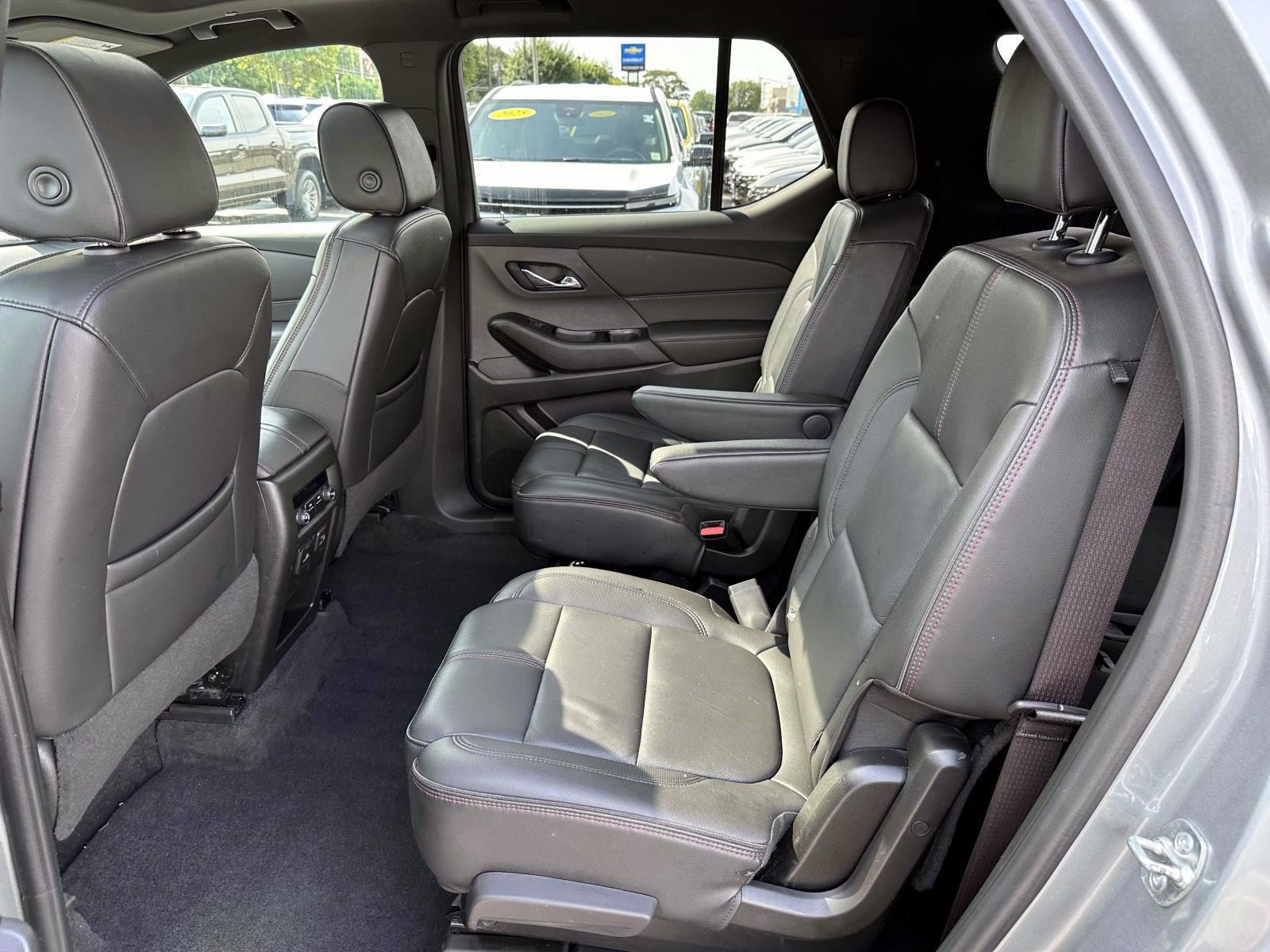 Used 2023 Chevrolet Traverse RS AWD/4WD image 13