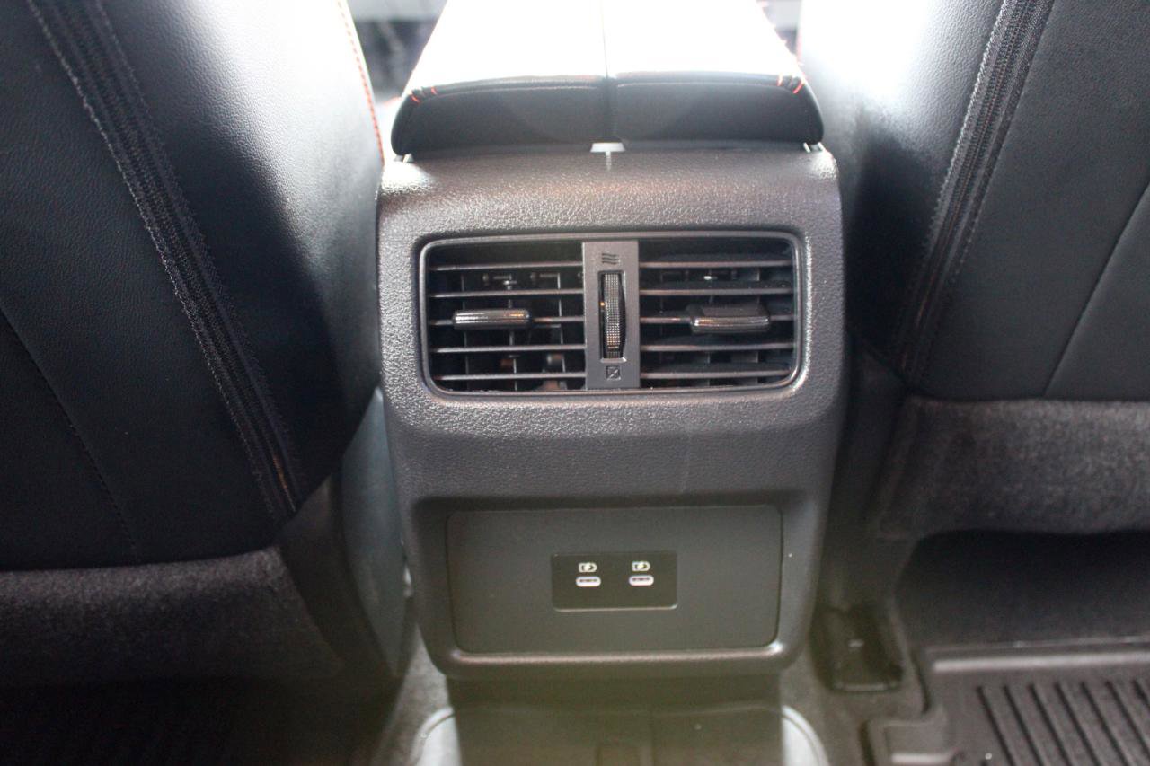 Used 2025 Nissan Rogue SV AWD/4WD image 39