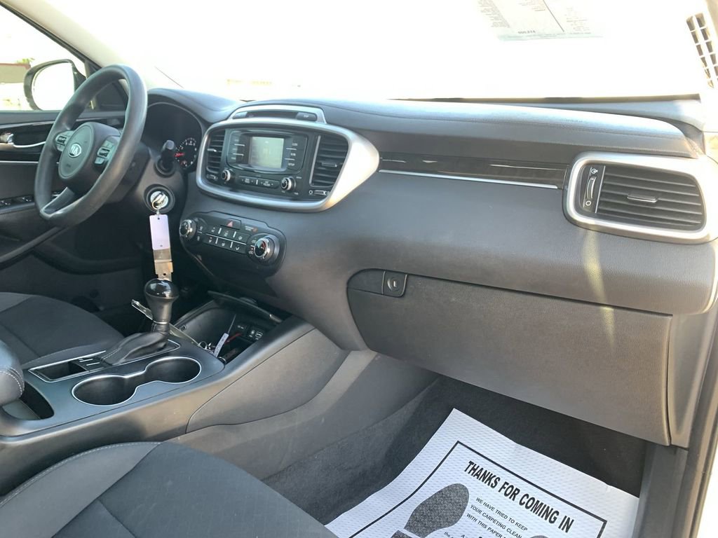 Used 2017 Kia Sorento LX FWD image 27