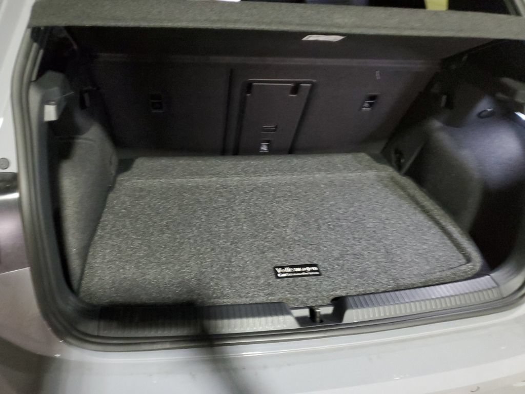 Certified 2026 Volkswagen GTI SE FWD image 11