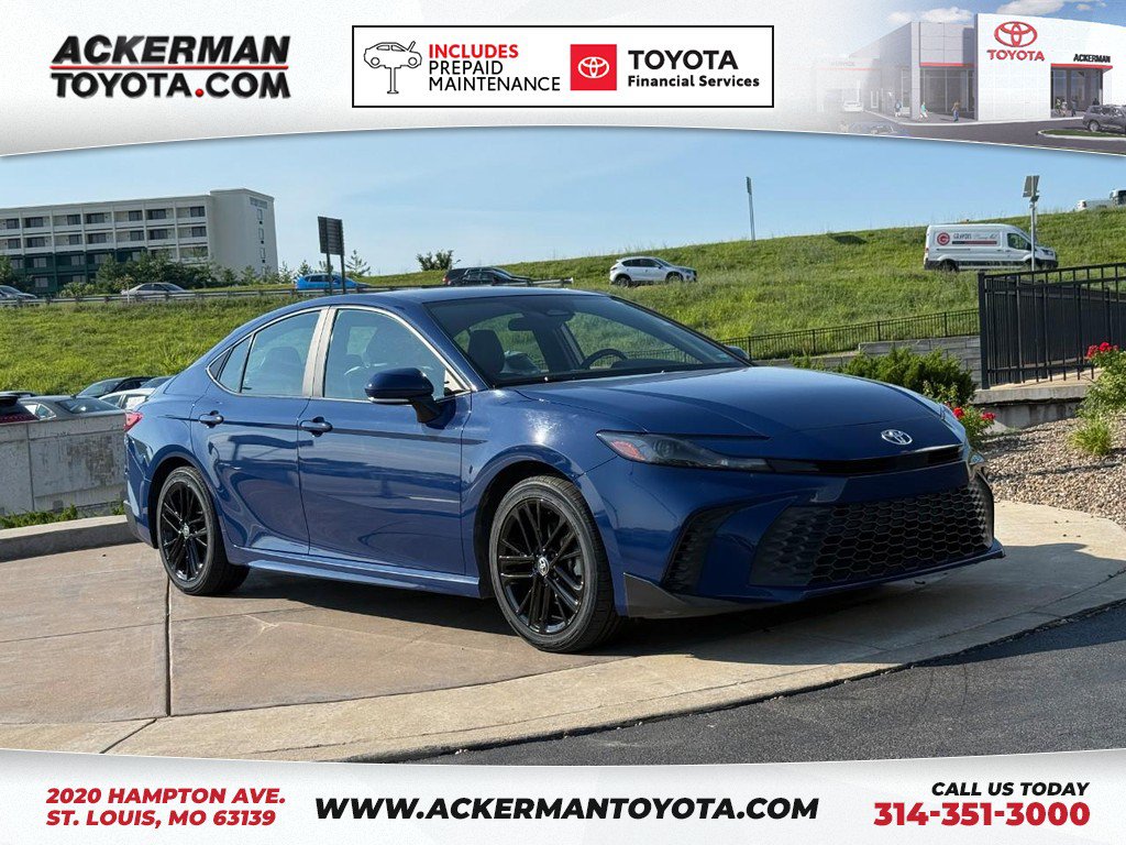 Certified 2025 Toyota Camry SE FWD image 1