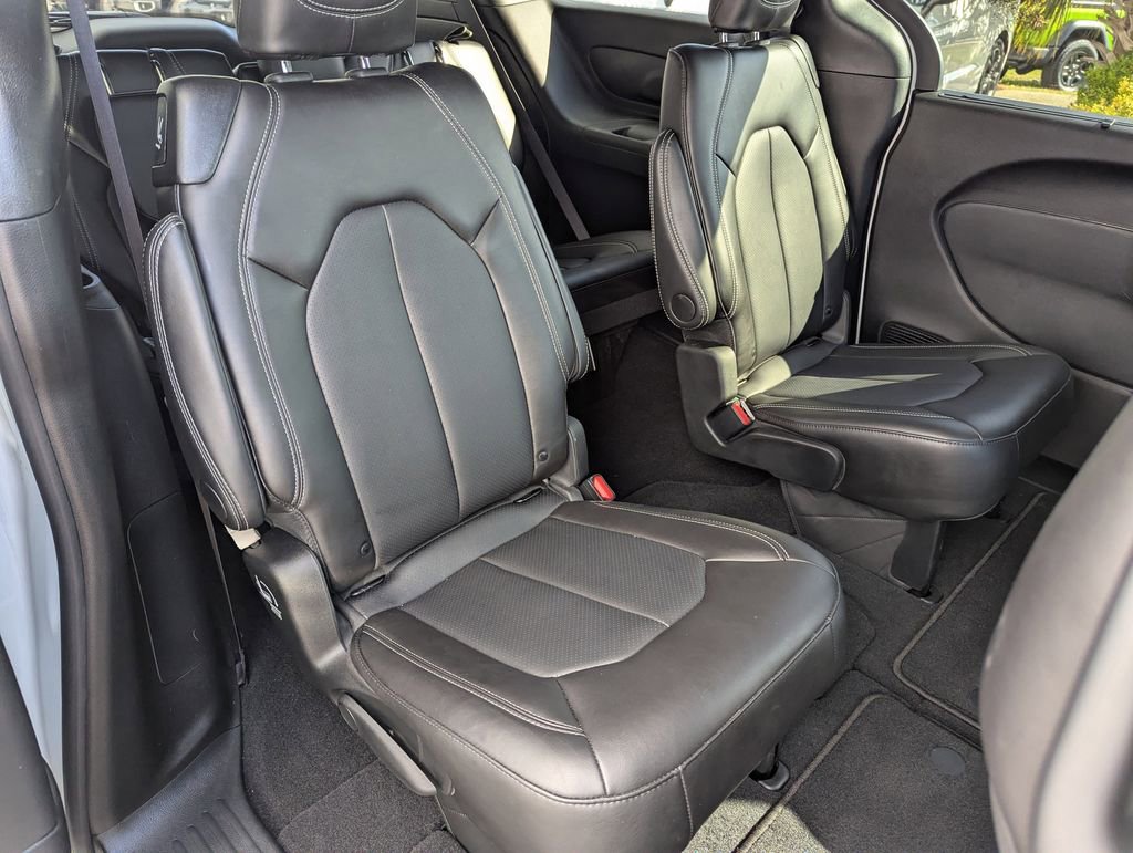 New 2026 Chrysler Pacifica Select FWD image 31