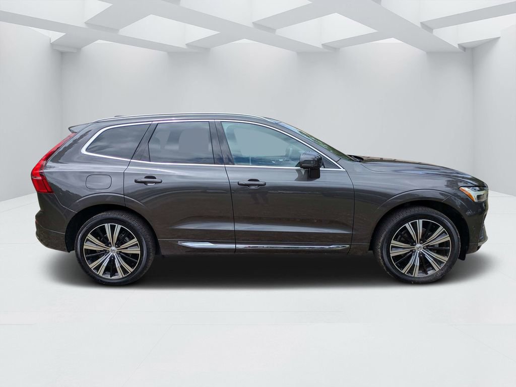 Certified 2023 Volvo XC60 B5 Plus FWD image 2