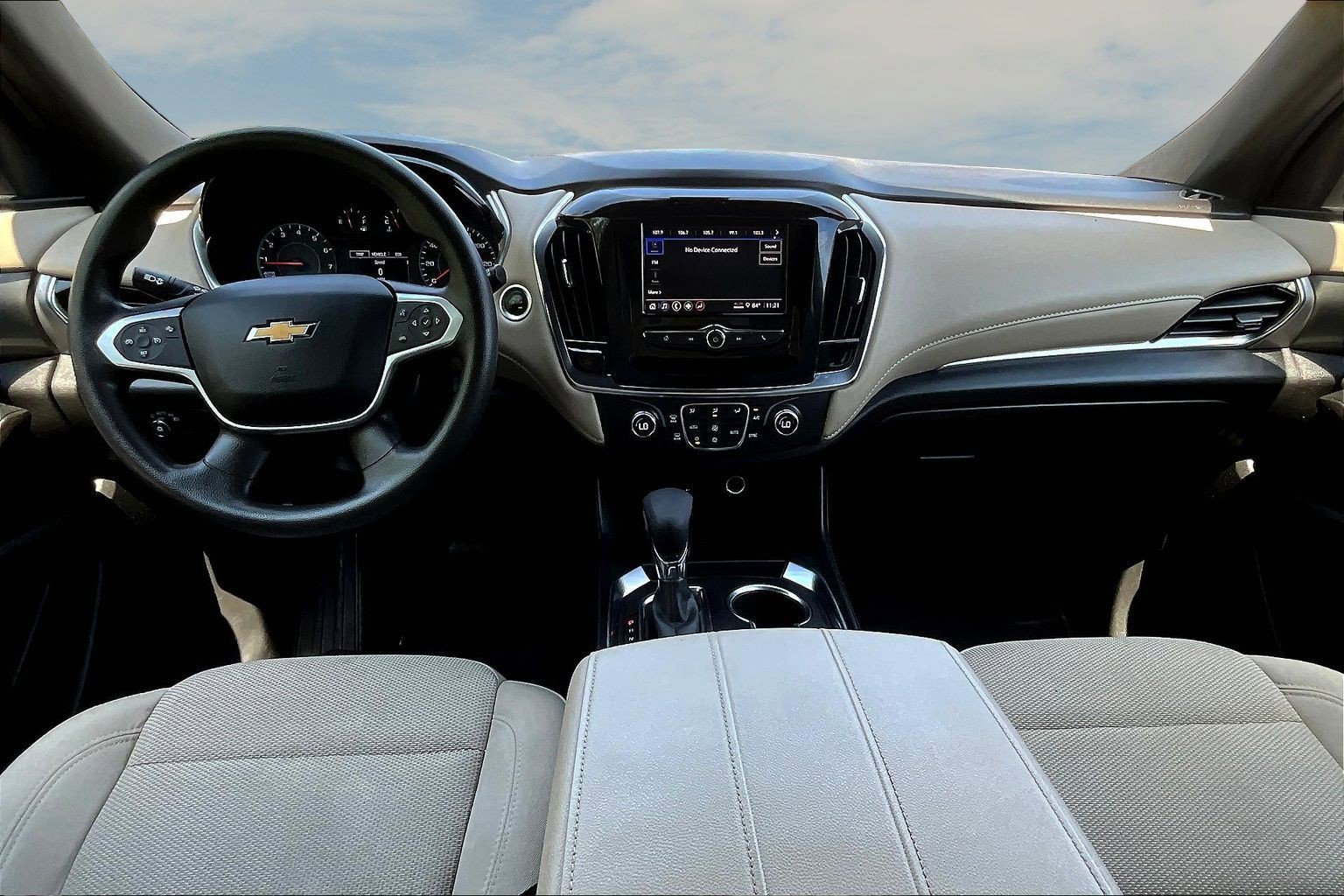 Used 2023 Chevrolet Traverse LS AWD/4WD image 7
