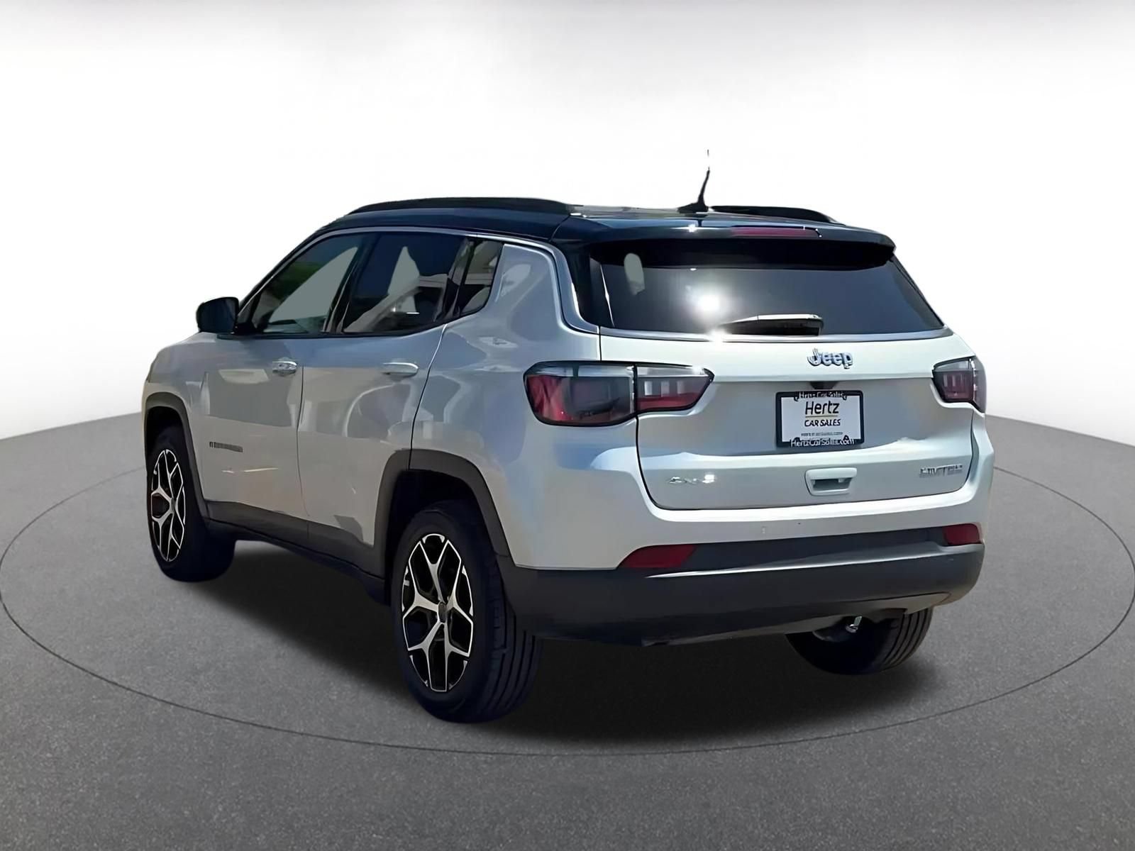 Used 2025 Jeep Compass Limited AWD/4WD image 10