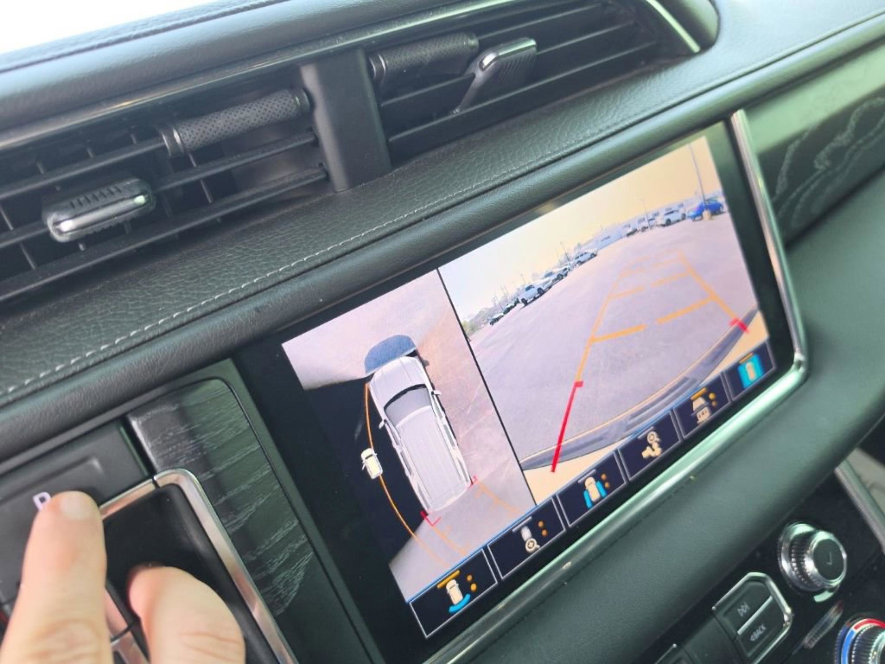 Used 2021 GMC Yukon Denali w/ LPO, Illumination Package image 26