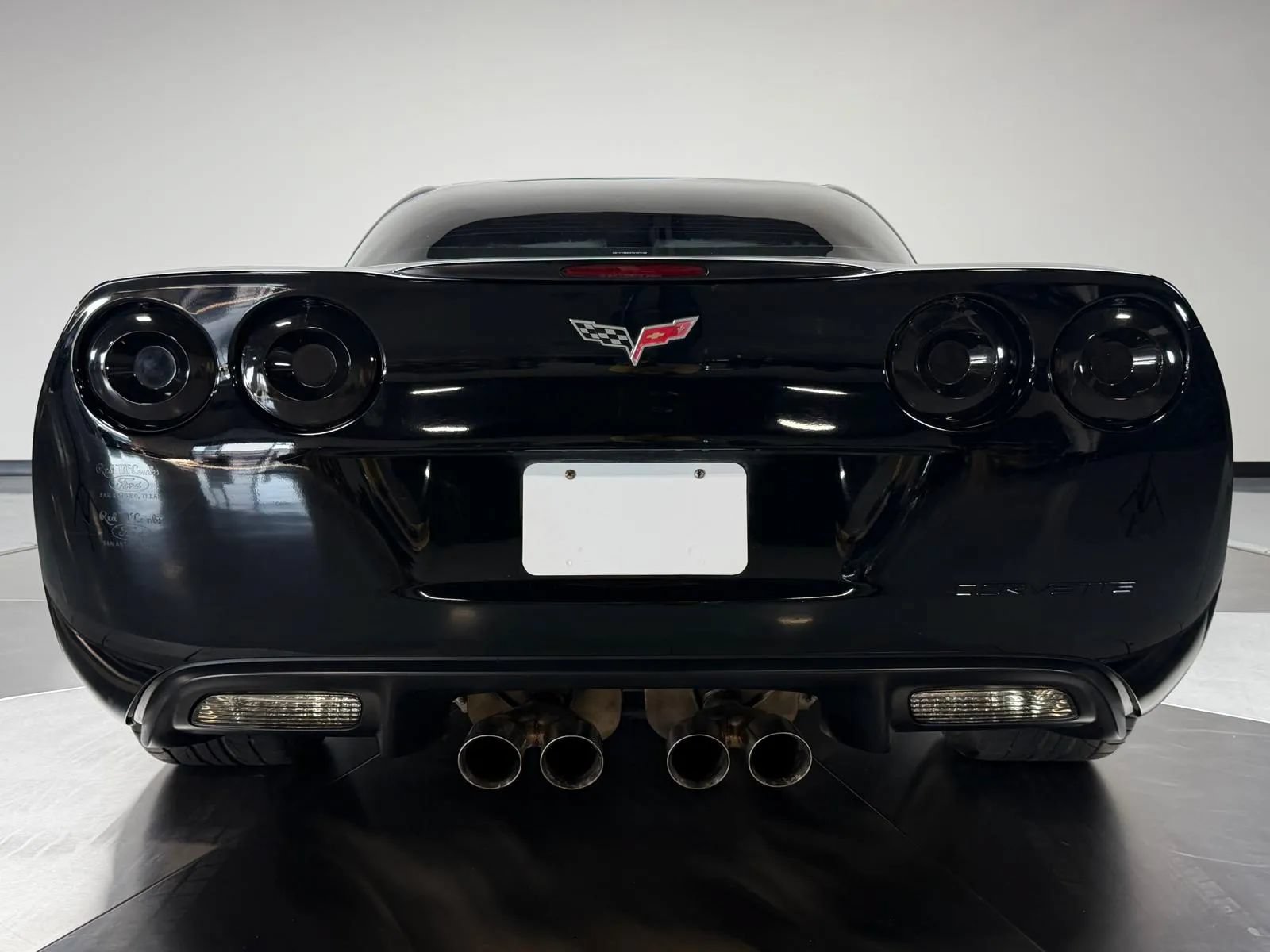 Used 2007 Chevrolet Corvette Coupe w/ Performance Package RWD image 5