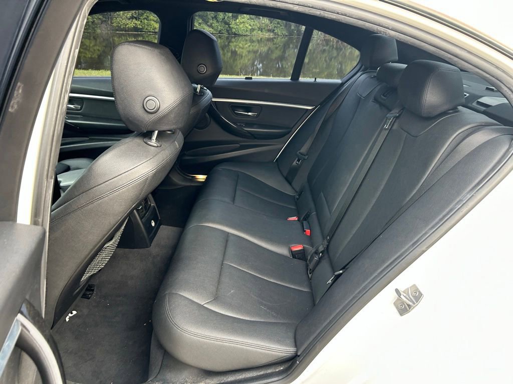 Used 2018 BMW 328d Sedan w/ Convenience Package RWD image 14