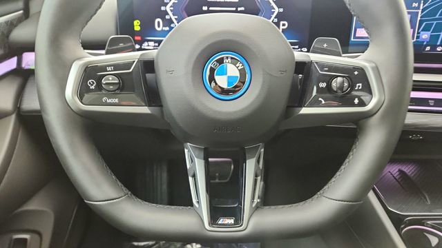 Used 2026 BMW 550e xDrive image 43