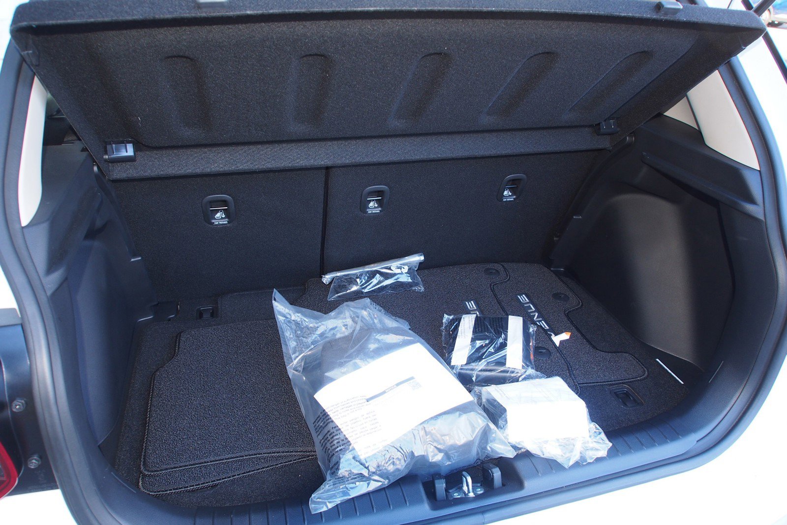 Used 2025 Hyundai Venue SE image 14