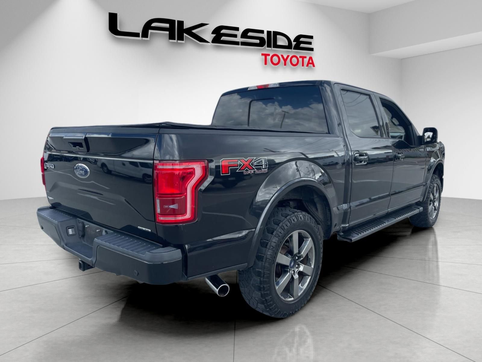 Used 2015 Ford F150 Lariat image 7