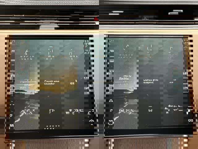 Used 2025 Land Rover Range Rover SE image 14