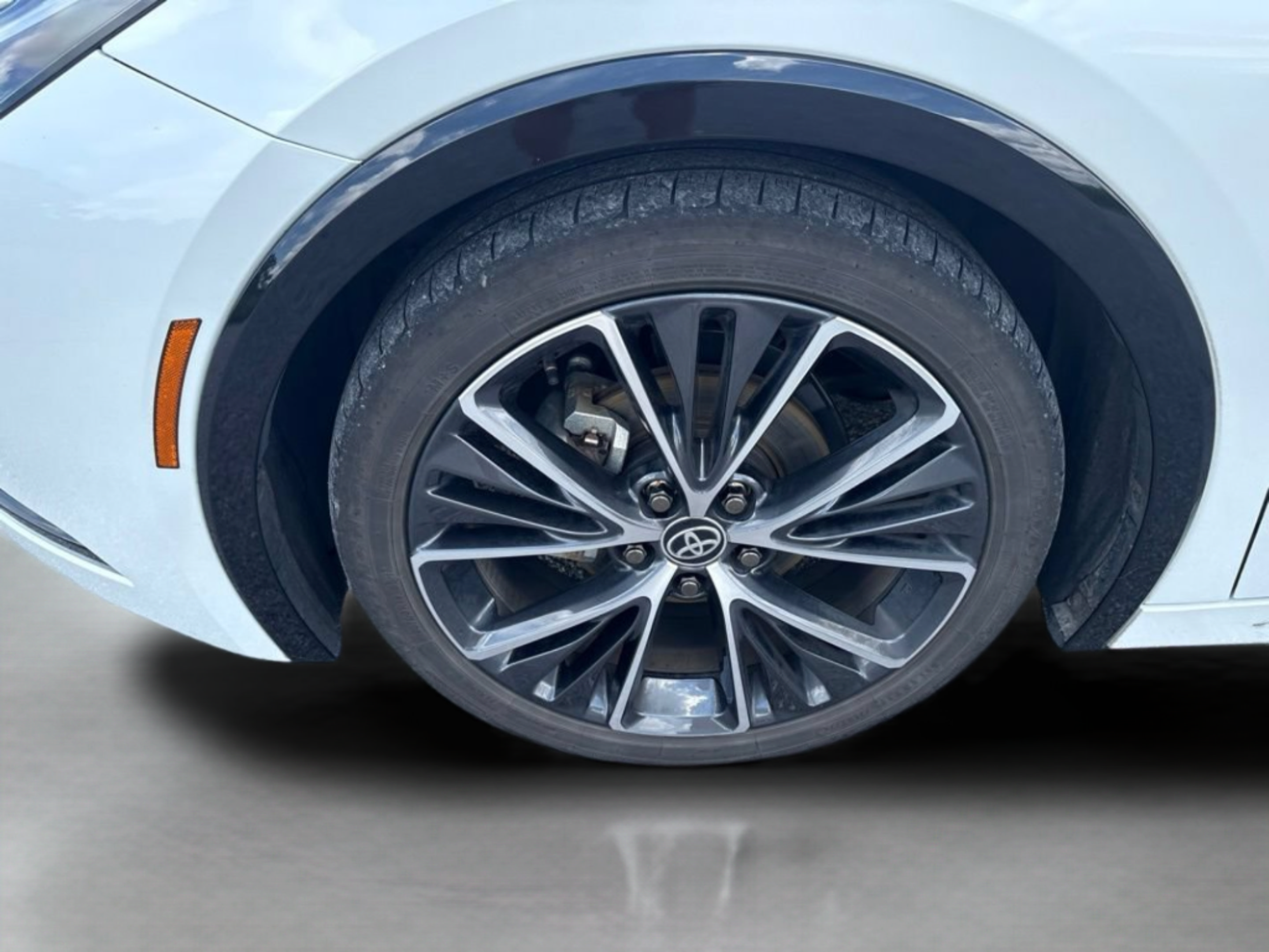 Certified 2024 Toyota Prius XLE FWD image 35