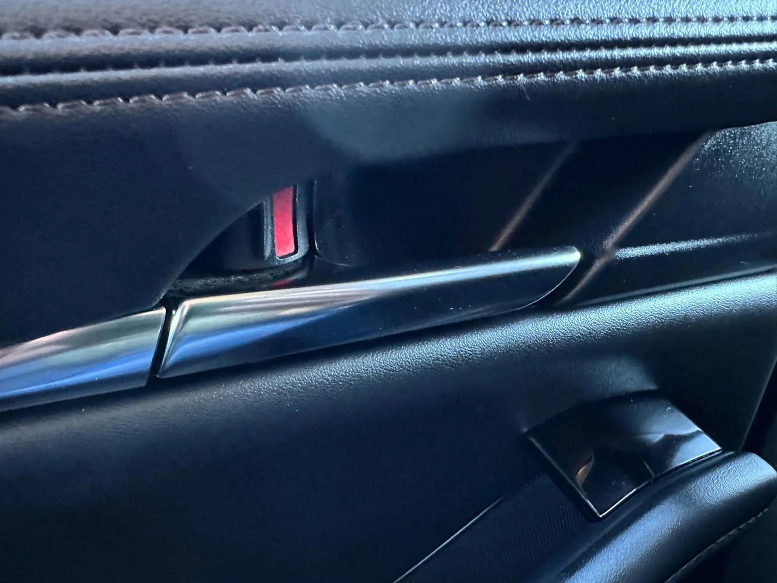 Used 2022 MAZDA MAZDA3 s image 39