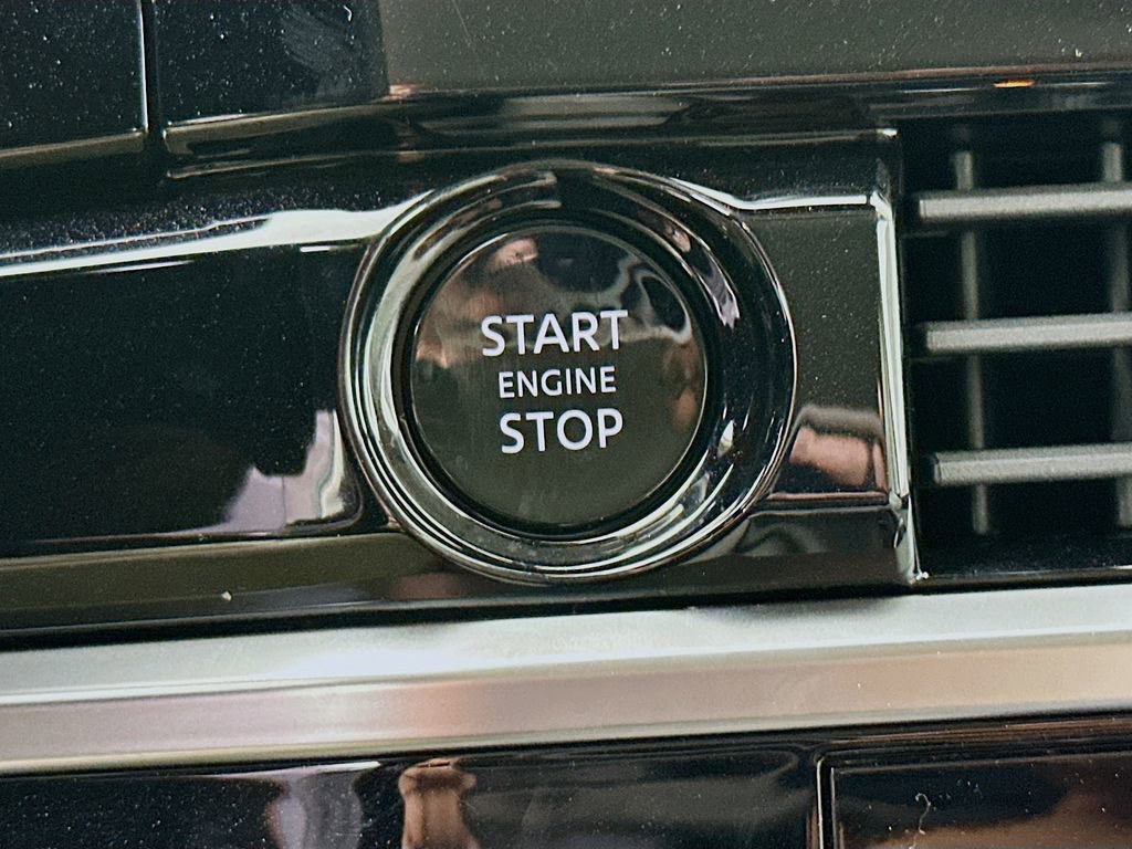 New 2025 Nissan Pathfinder SL w/ Black Appearance Package image 20