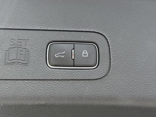 Used 2023 Lincoln Aviator Reserve w/ Equipment Group 201A AWD/4WD image 13
