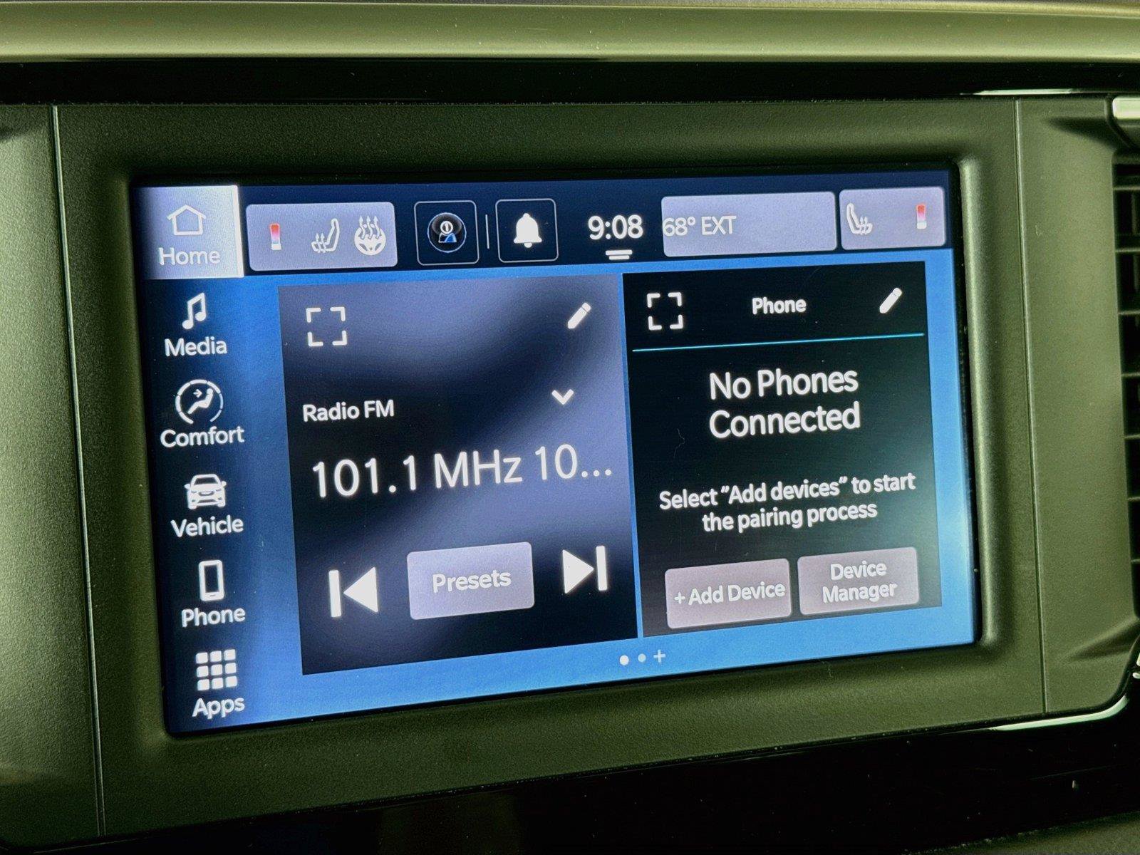Used 2023 Chrysler Voyager LX FWD image 7