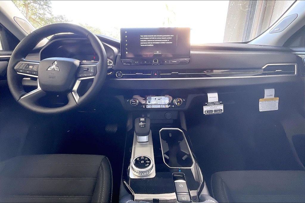 New 2026 Mitsubishi Outlander SE FWD image 5