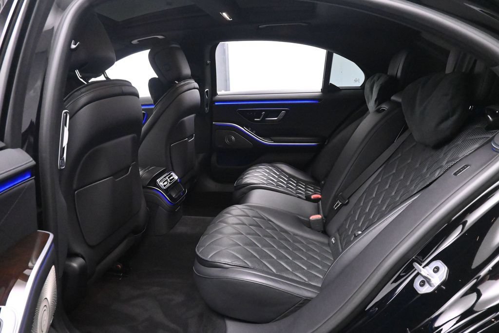 Used 2024 Mercedes-Benz S 580e 4MATIC Sedan image 19