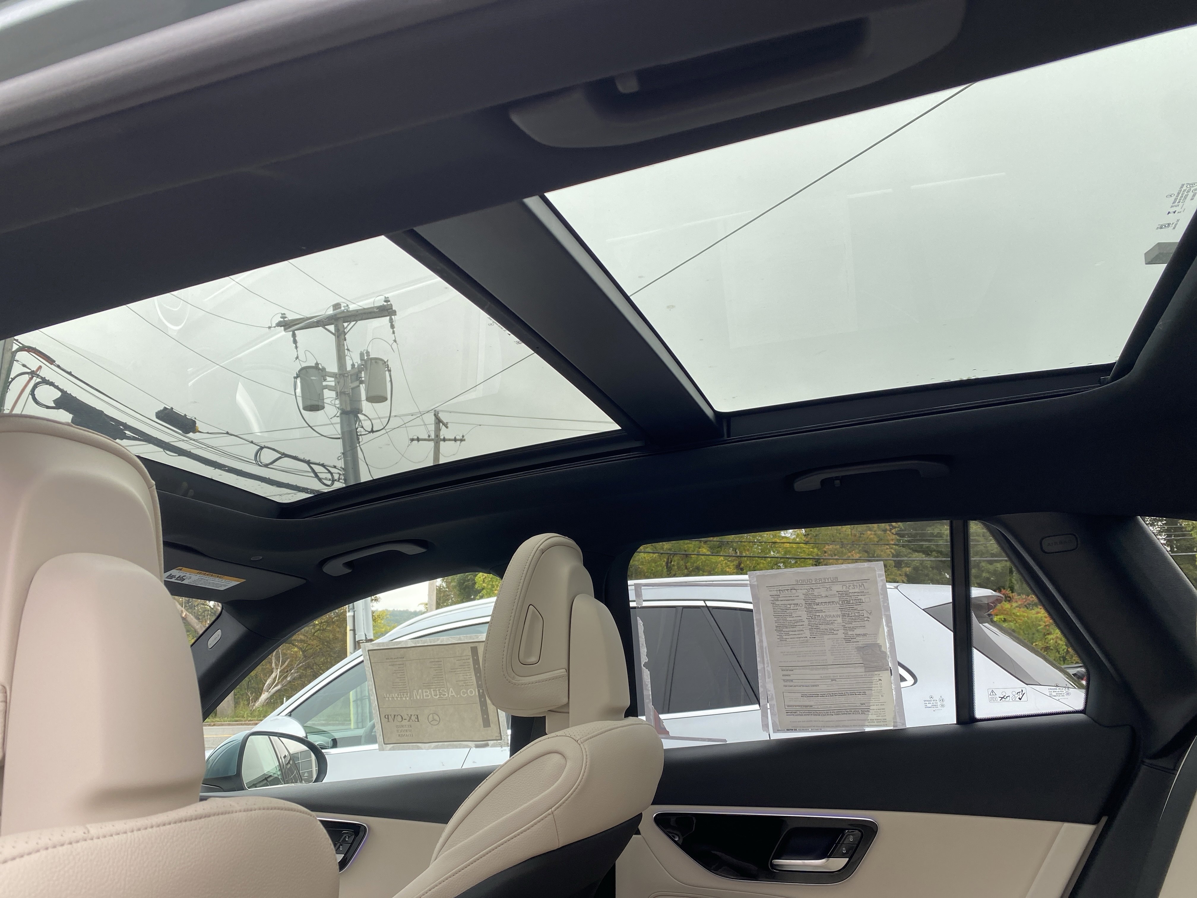 Used 2025 Mercedes-Benz GLC 300 4MATIC image 23