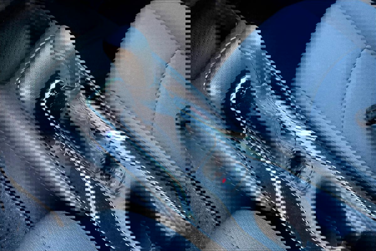 Used 2020 Toyota Corolla LE FWD image 15