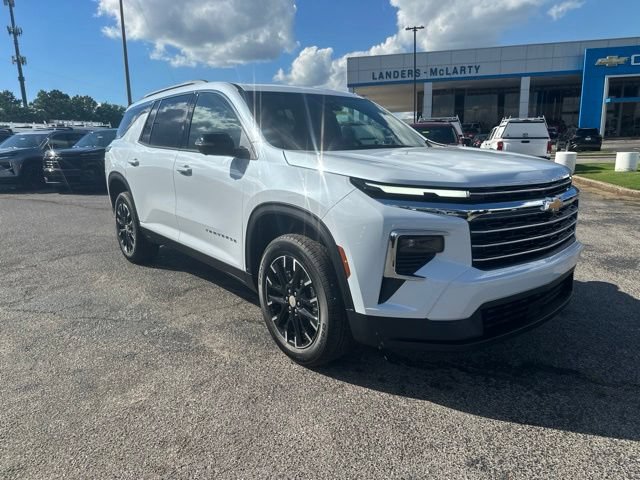 New 2026 Chevrolet Traverse LT w/ Sun and Wheel Package FWD image 1