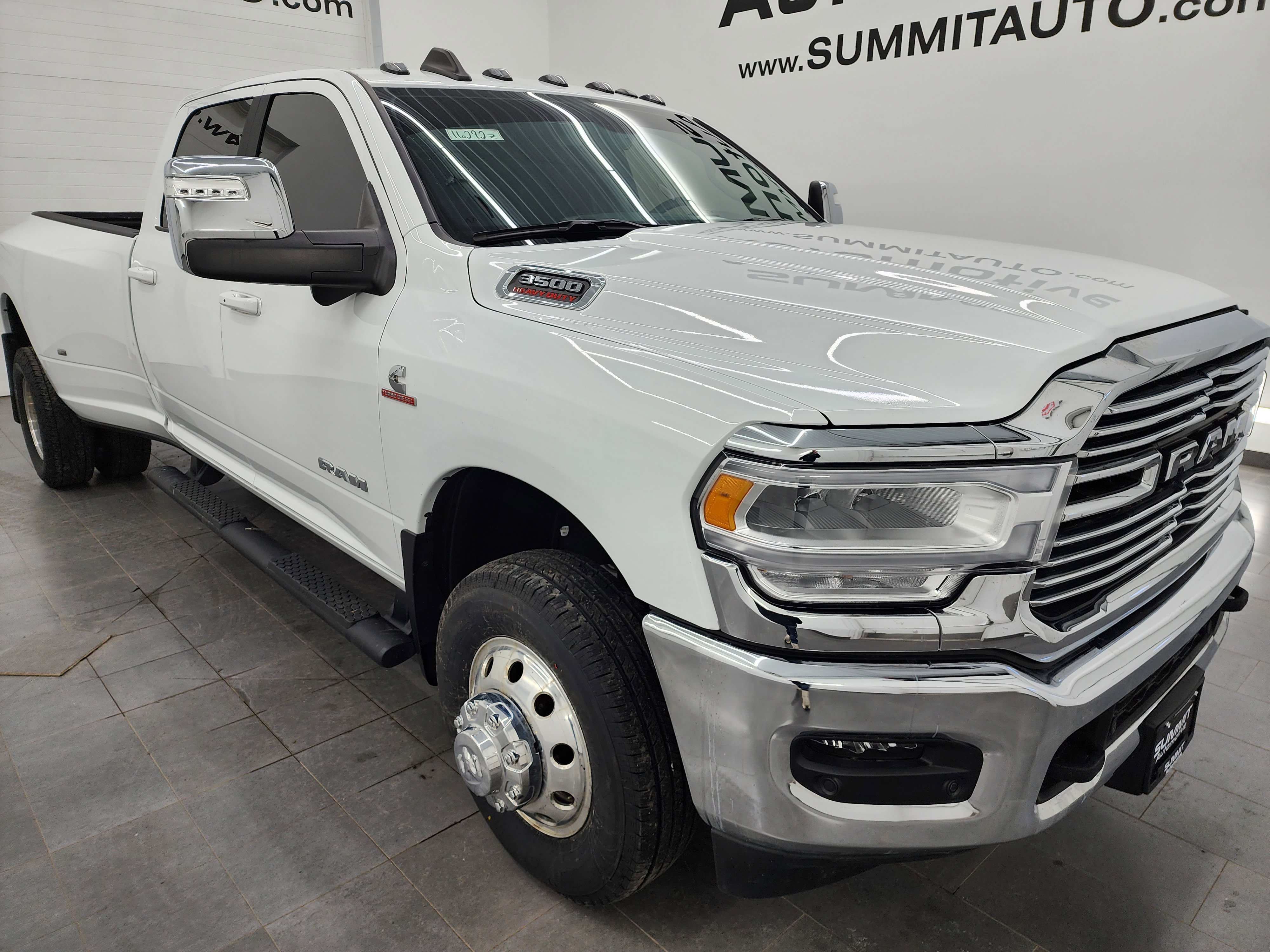 Used 2023 RAM 3500 Laramie AWD/4WD image 2