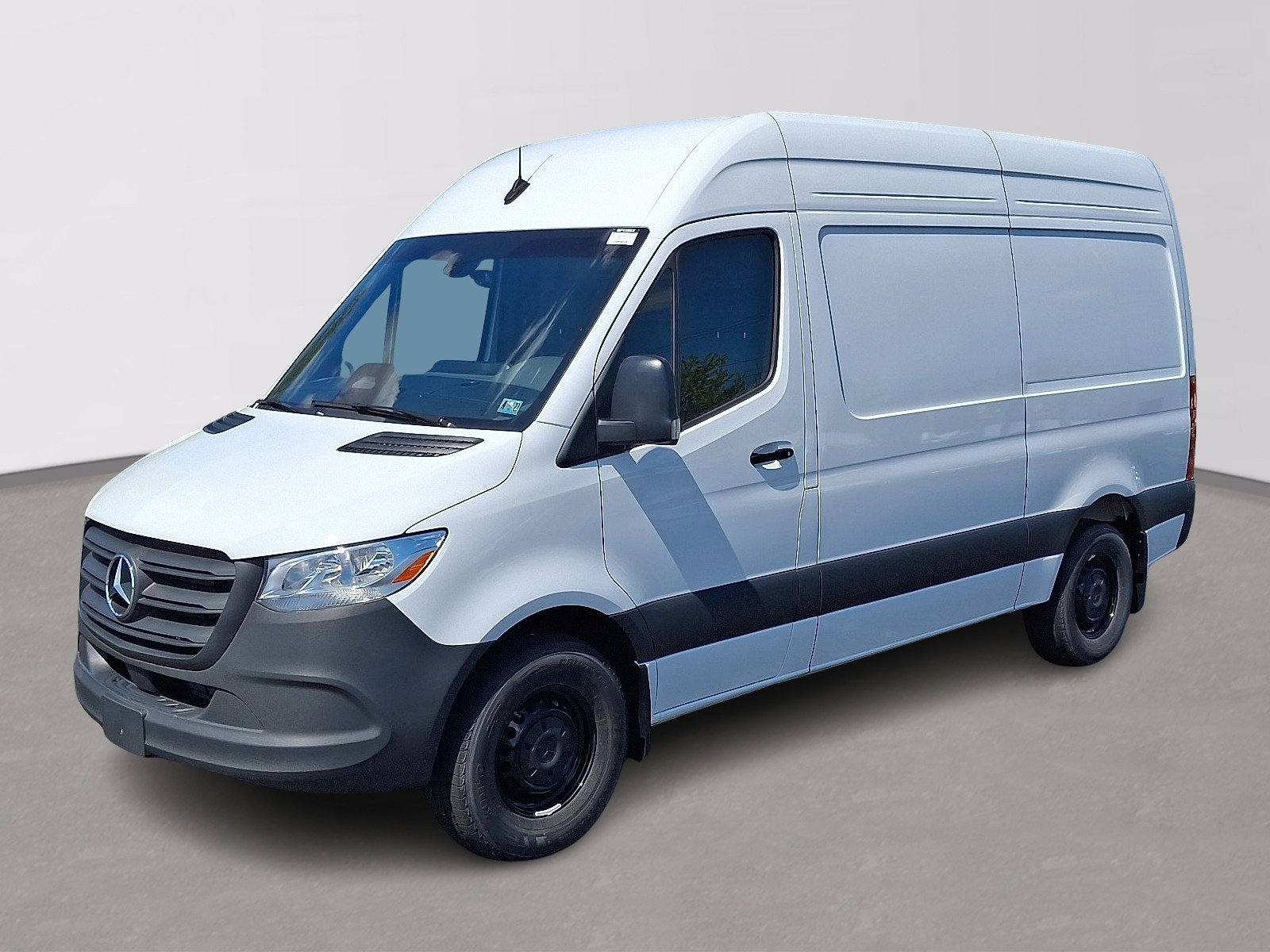 Used 2025 Mercedes-Benz Sprinter 2500 image 1