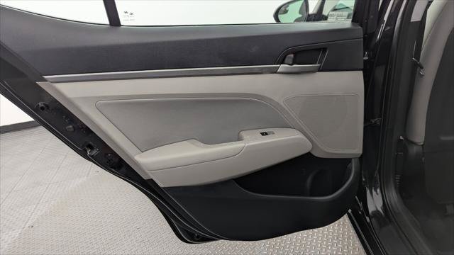 Used 2017 Hyundai Elantra SE FWD image 16