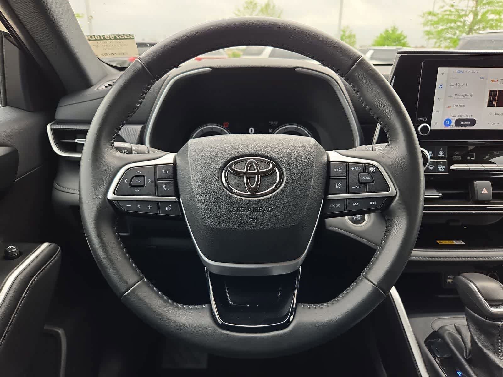 Used 2025 Toyota Highlander XSE AWD/4WD image 25