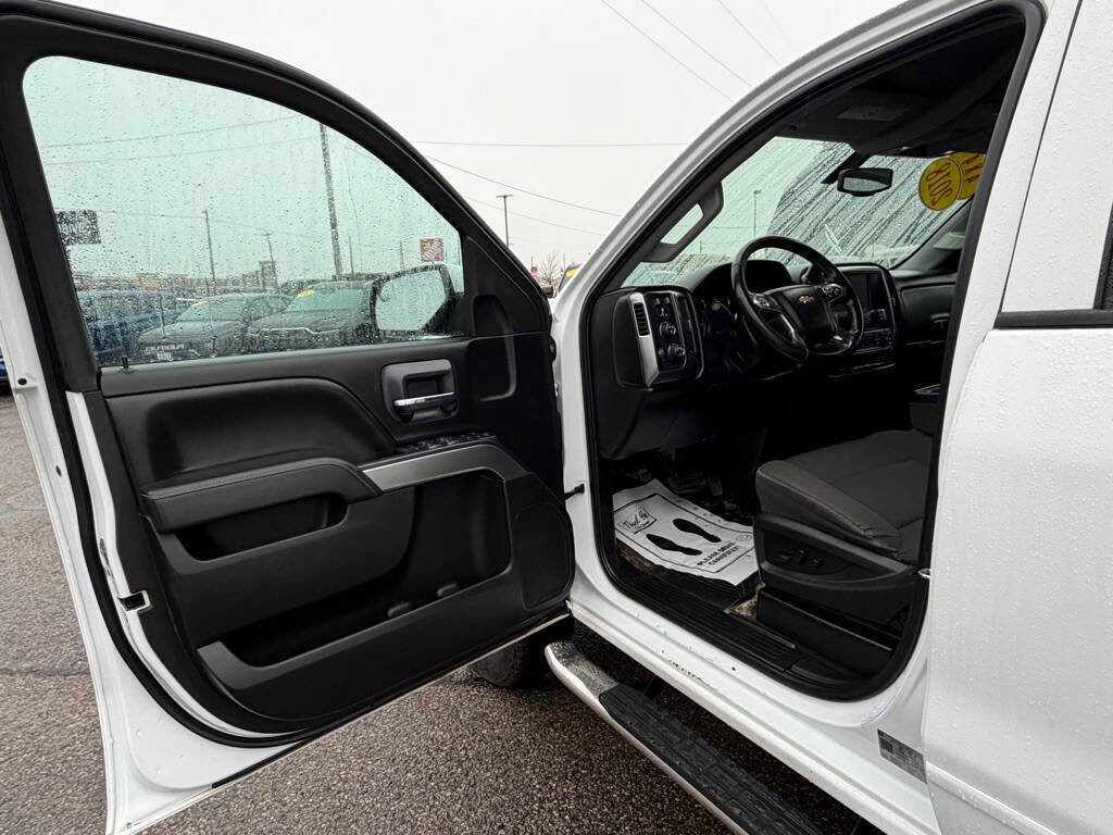 Used 2018 Chevrolet Silverado 2500 LT AWD/4WD image 11