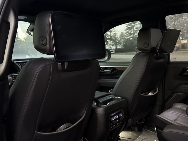 Used 2025 Chevrolet Tahoe High Country AWD/4WD image 4