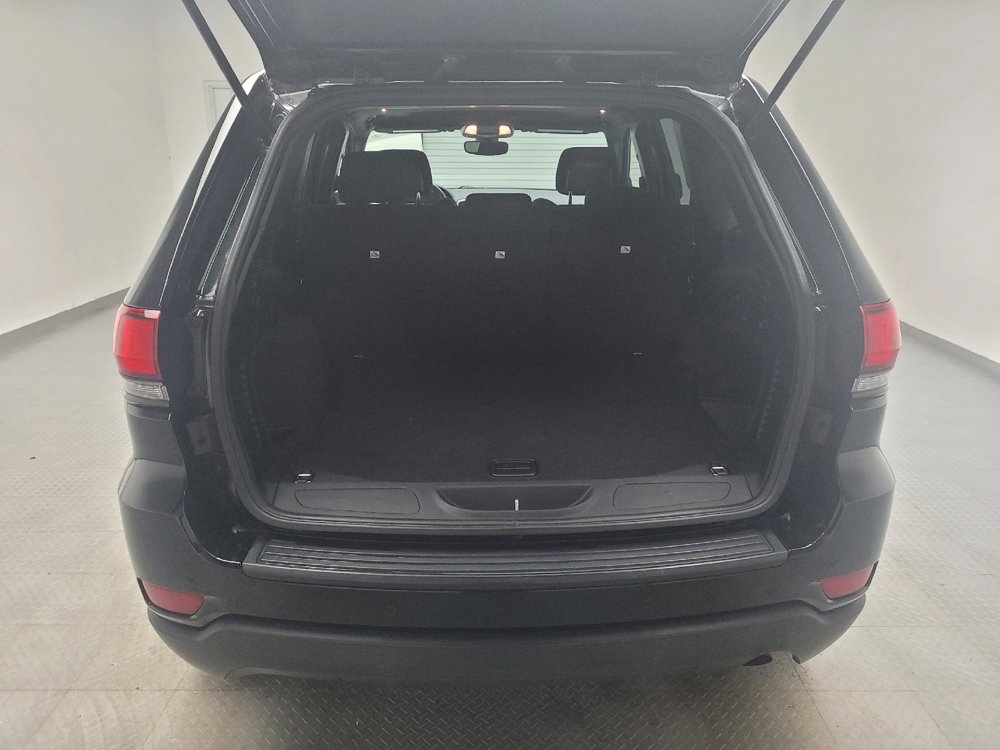 Used 2017 Jeep Grand Cherokee Laredo AWD/4WD image 29