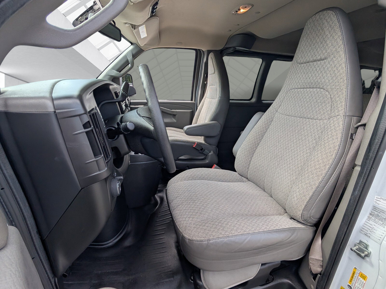 Used 2023 Chevrolet Express 3500 LS image 4